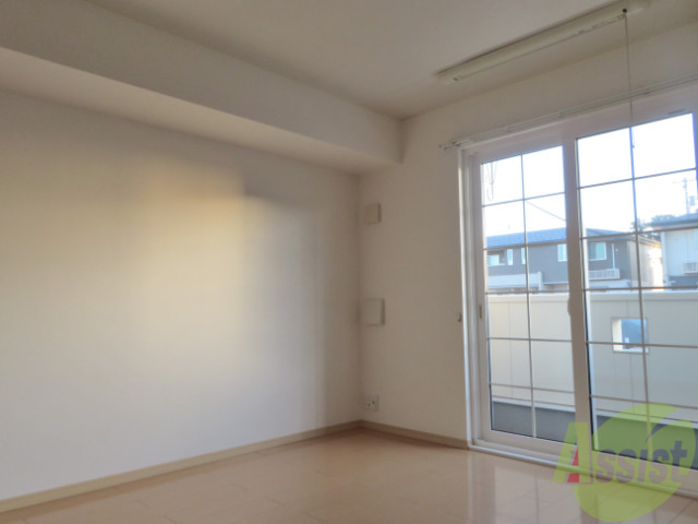 居室・リビング　広々とした感じで、開放感のあるお部屋ですねー