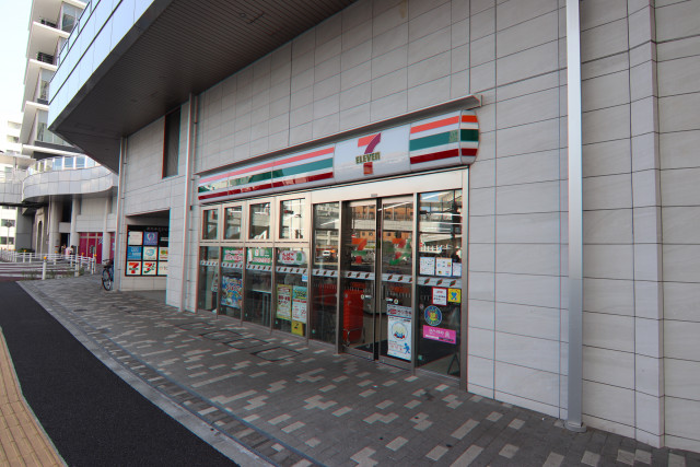 コンビニ　セブン－イレブン　千葉駅西口店（コンビニ）まで150m