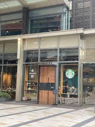 飲食店　スターバックスコーヒー東京ミッドタウン店（飲食店）まで439m