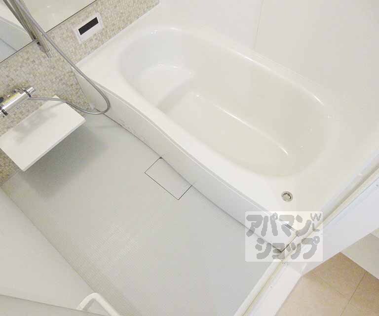 バス・シャワールーム　足も伸ばせますね！
