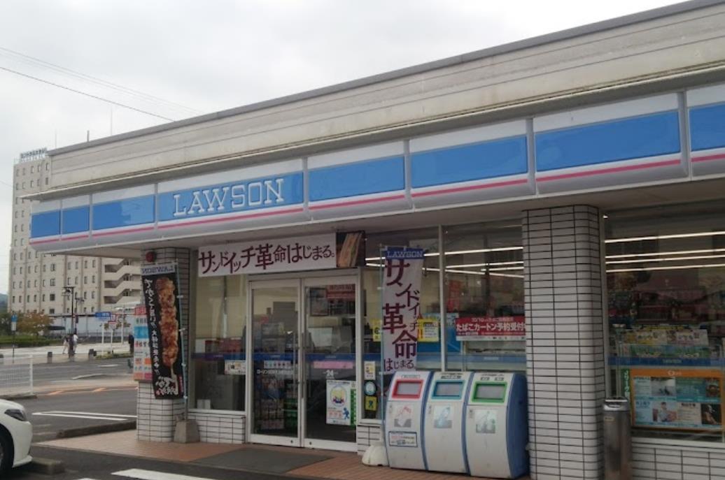 コンビニ　ローソン伊万里二里町店（コンビニ）まで777m