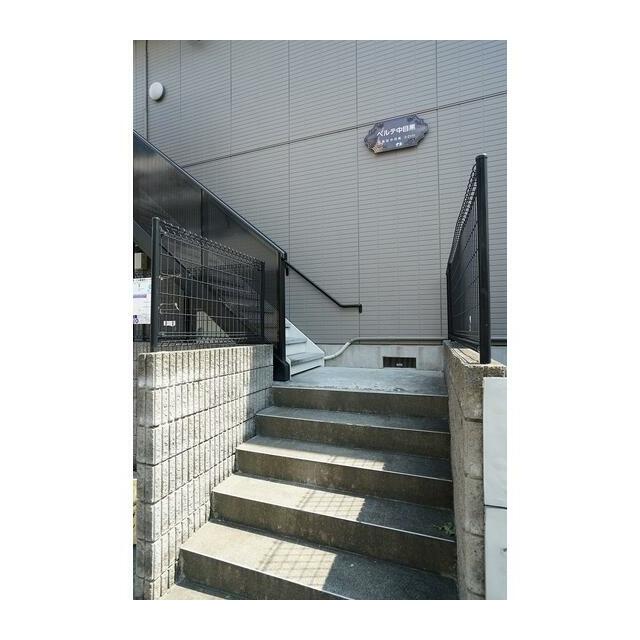 建物外観　エントランス