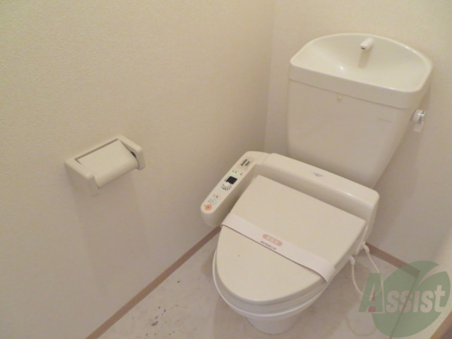 トイレ　トイレはウォシュレット機能が付いているのが嬉しいポイントです