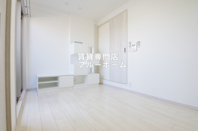 居室・リビング　6.2帖の明るい洋室！