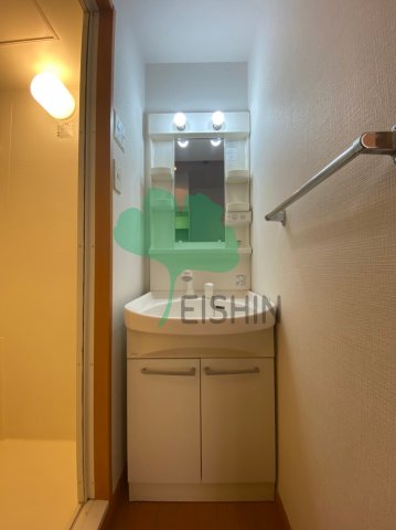 洗面設備　シンプルで使いやすい洗面台です！