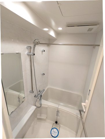 バス・シャワールーム　浴室換気乾燥機、24時間換気システム、ワイドシャワーヘッド
