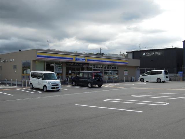 コンビニ　ミニストップ（コンビニ）まで989m