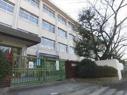 小学校　長住小学校（小学校）まで527m