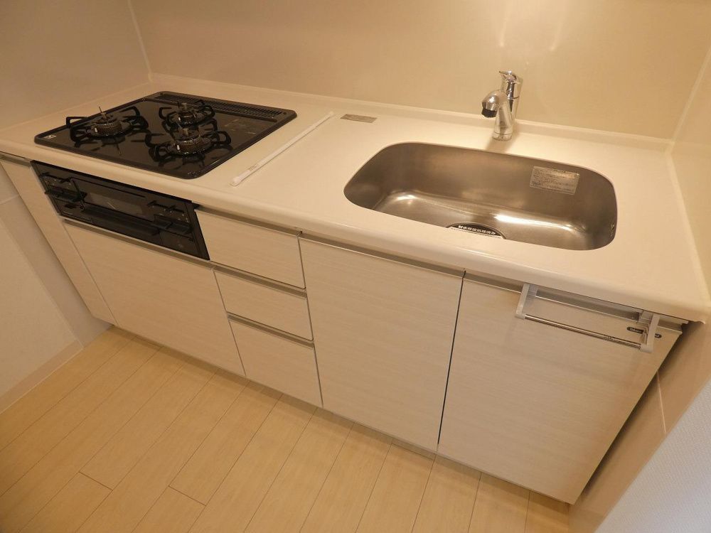 キッチン　写真は同タイプ住居です