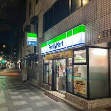 コンビニ　ファミリーマート 九段南二丁目店（コンビニ）まで173m