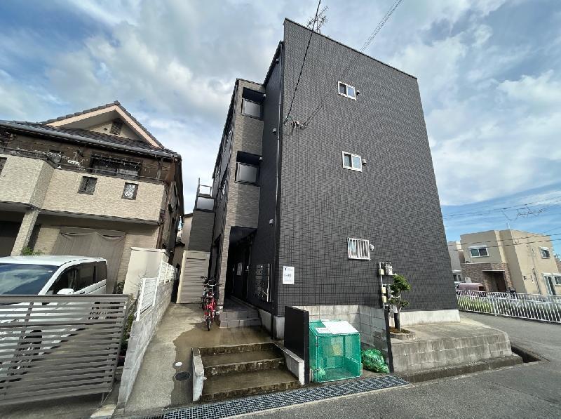 建物外観　居住者専用のごみ置き場があります♪