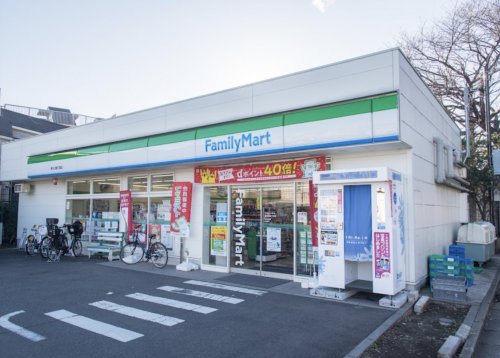 コンビニ　ファミリーマート 等々力四丁目店（コンビニ）まで481m