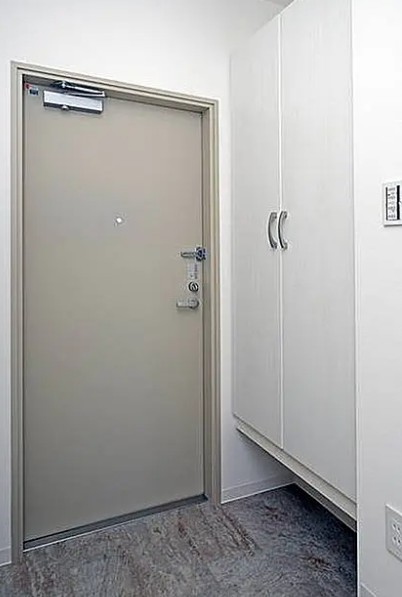 玄関　※別部屋参考写真