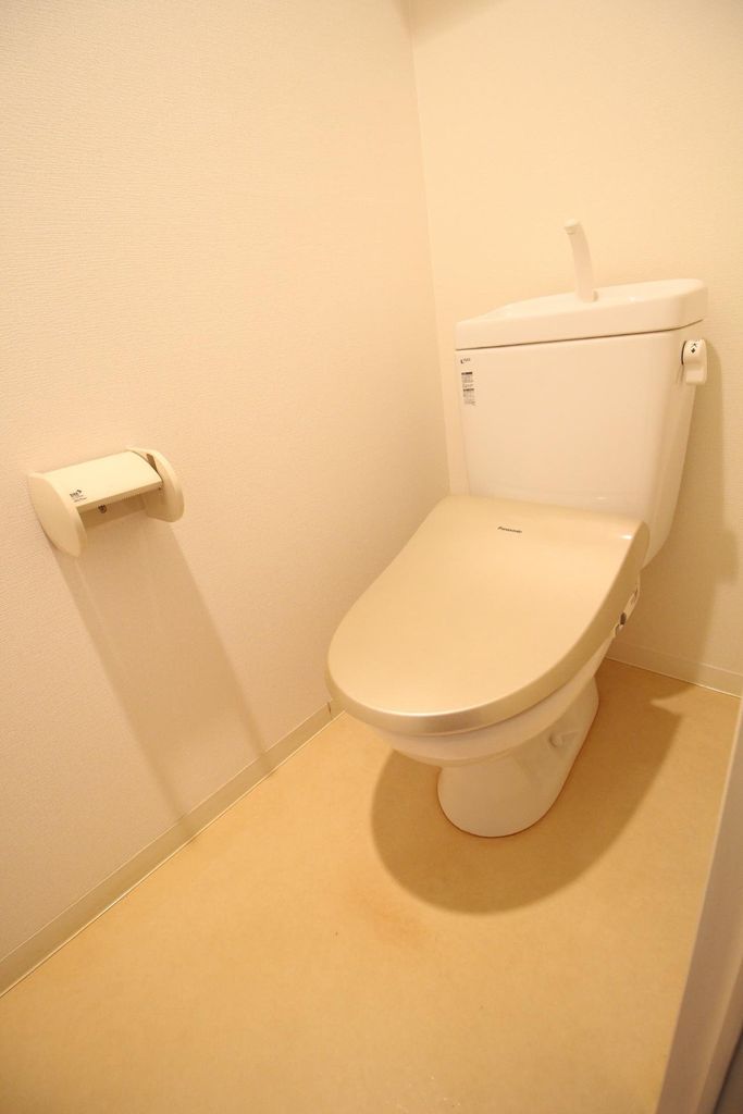 トイレ　※代表タイプの写真のため実際と異なる場合がございます