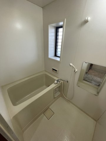 バス・シャワールーム　別のお部屋の写真です