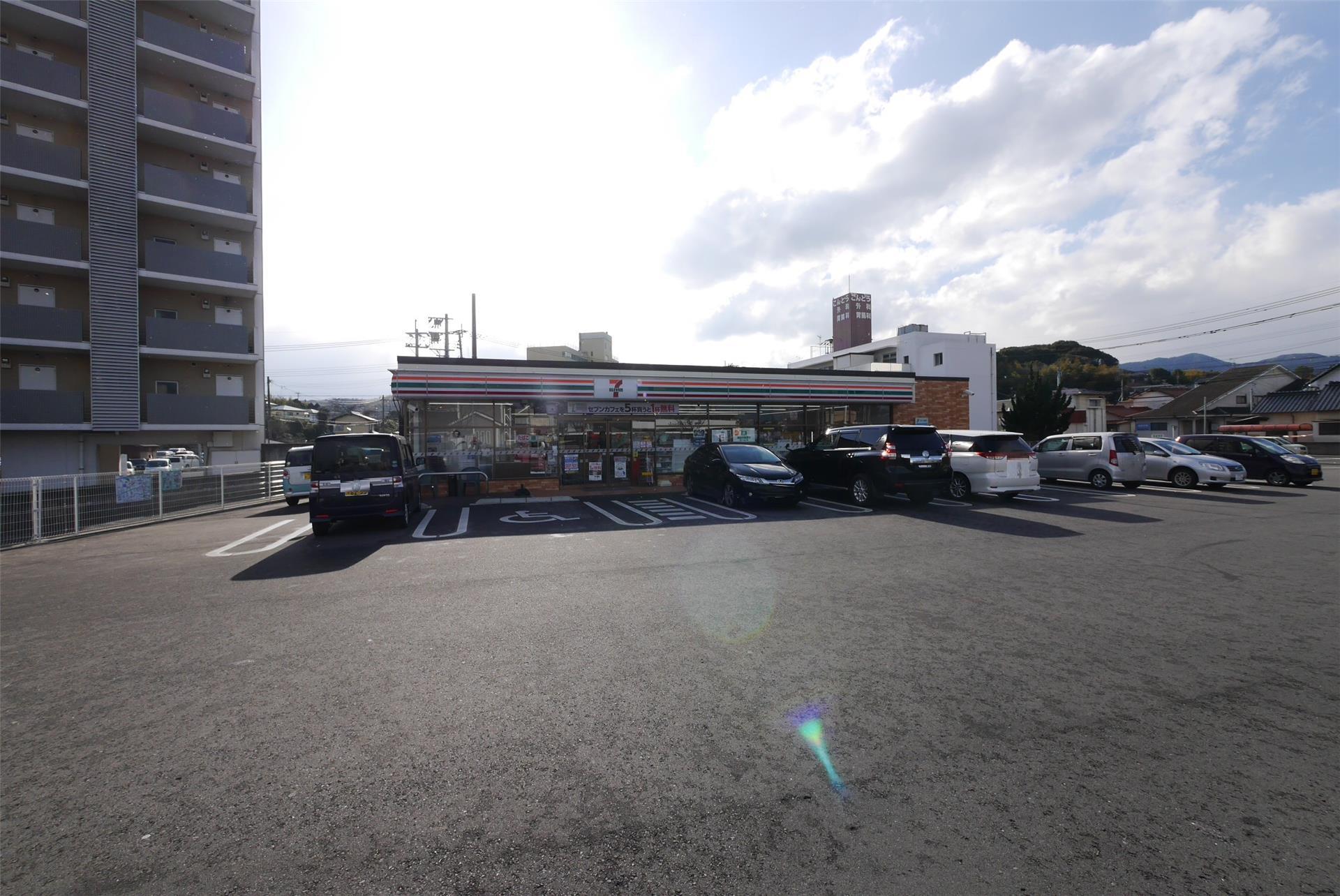 コンビニ　セブンイレブン岡垣海老津店（コンビニ）まで650m