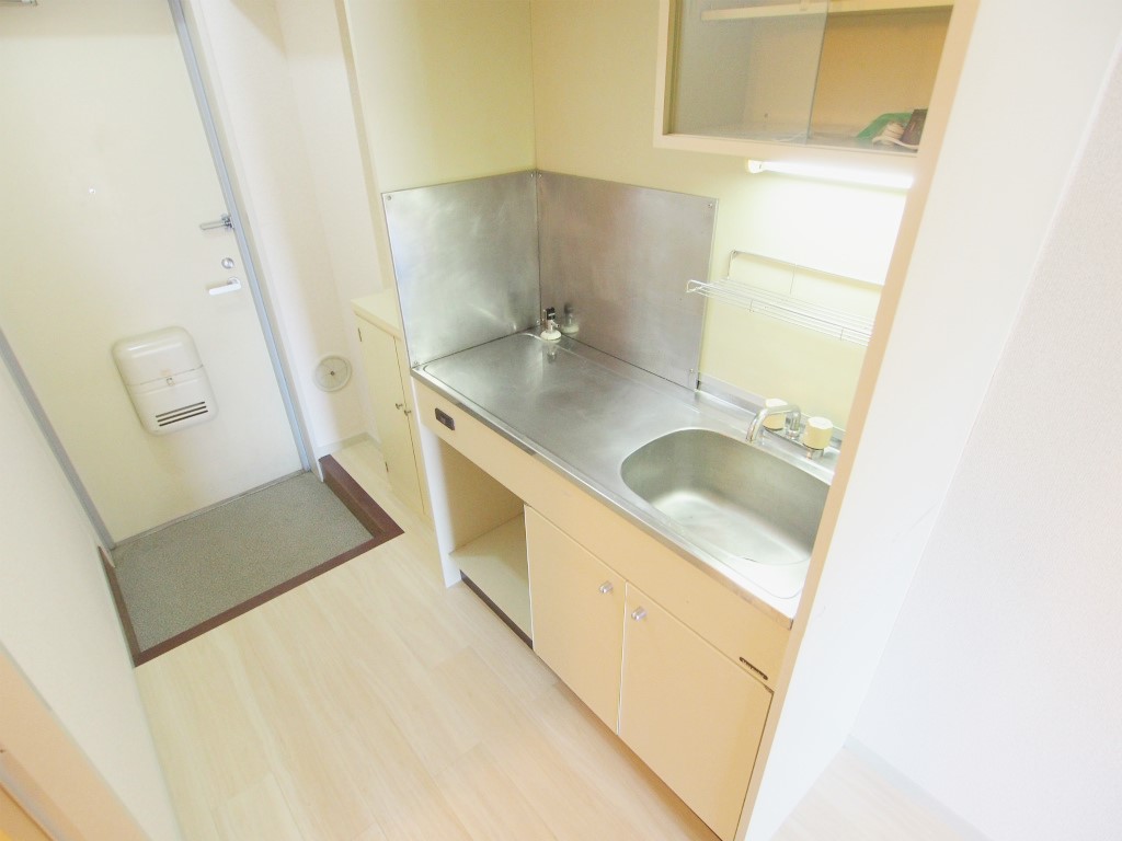 キッチン　別部屋の写真です。ご参考にご覧ください。