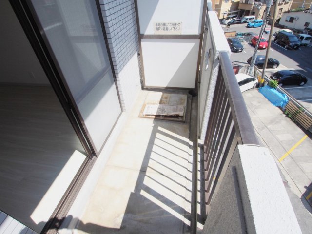バルコニー　別部屋の写真です。ご参考にご覧ください。