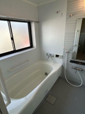 バス・シャワールーム　浴槽
