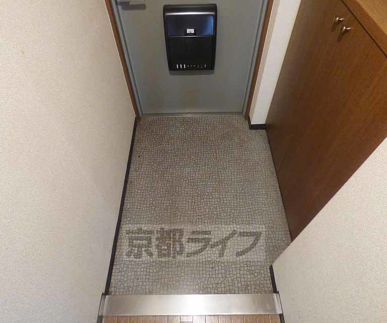 玄関　シューズボックスあります。