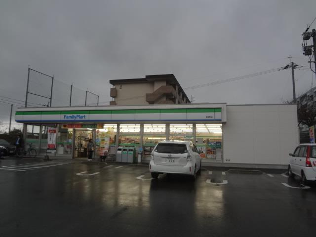 コンビニ　ファミリーマート／茶売町店（コンビニ）まで441m