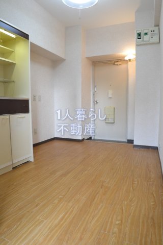 その他部屋・スペース　リビングを別角度から