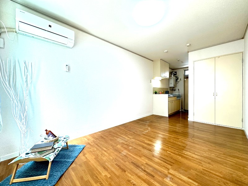 その他部屋・スペース　南西向き洋室7.4帖☆収納スペースがあります♪荷物が収納でき