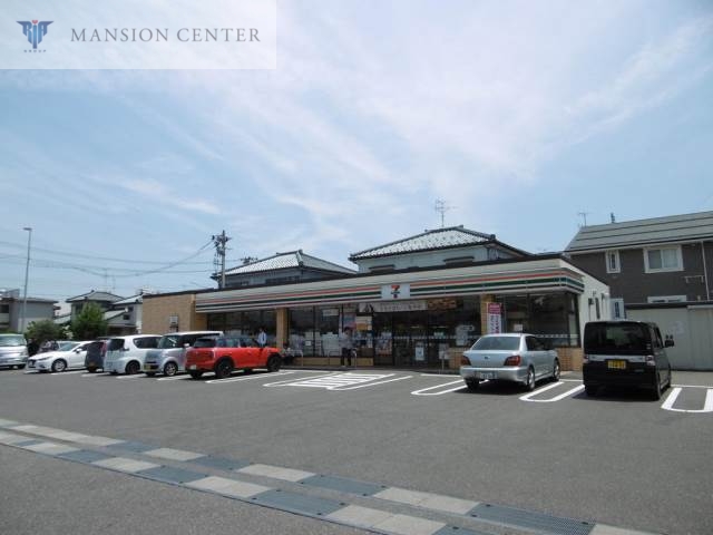 コンビニ　セブンイレブン新潟上木戸4丁目店（コンビニ）まで215m