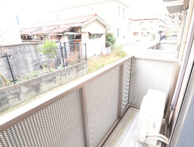 バルコニー　陽当たり良好なバルコニーです