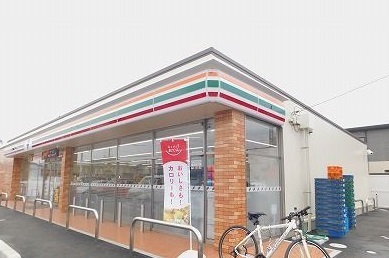 コンビニ　セブンイレブン仙台愛子東店（コンビニ）まで550m