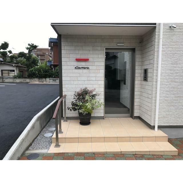 エントランス　忙しい朝の味方の洗面台