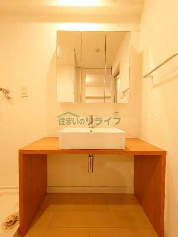 洗面設備　別部屋の参考写真です