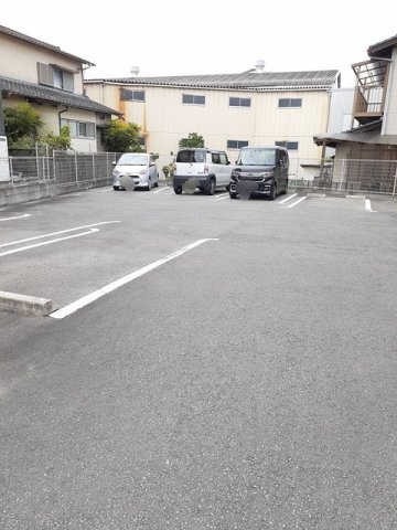 駐車場　駐車スペースもあります