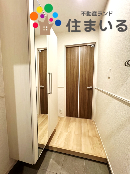 玄関　※写真は同型タイプとなります