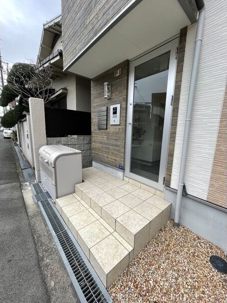 エントランス　毎日通るエントランスはこのようになっています