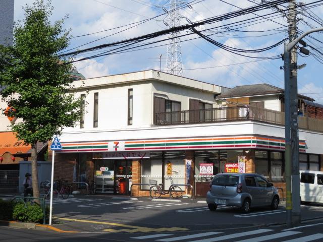 コンビニ　セブンイレブン（コンビニ）まで210m
