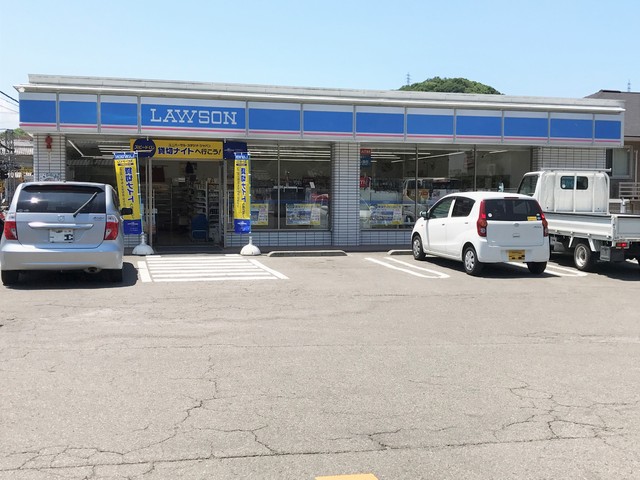 コンビニ　ローソン　西衣山駅前店（コンビニ）まで129m
