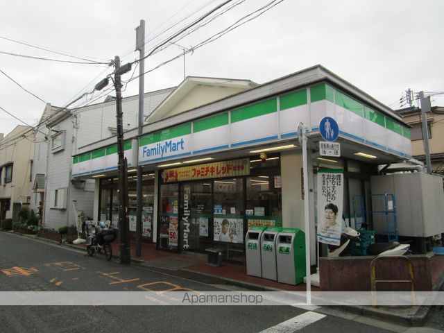 コンビニ　ファミリーマート（コンビニ）まで121m