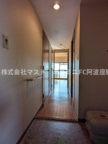 玄関　※別号室参考写真