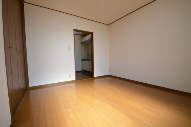 その他　別角度から見た洋室です☆