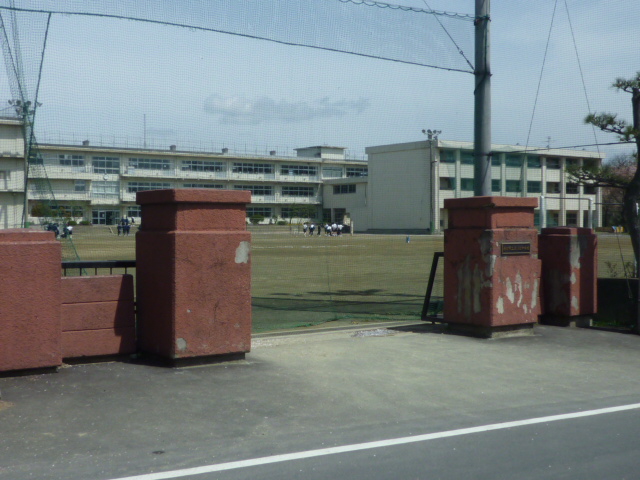 中学校　渋川市立渋川北中学校（中学校）まで775m