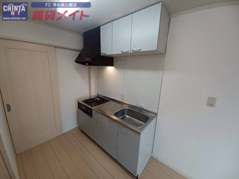 キッチン　同じ物件、別部屋の写真です