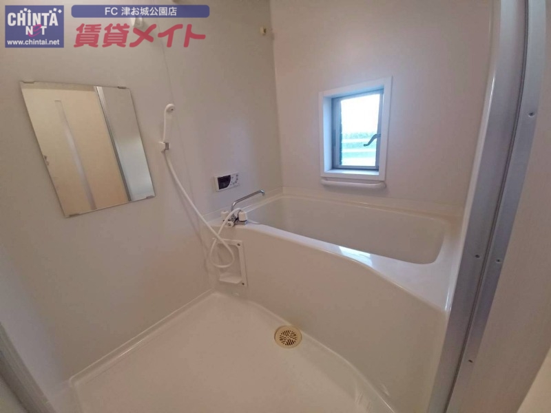 バス・シャワールーム　同じ物件、別部屋の写真です