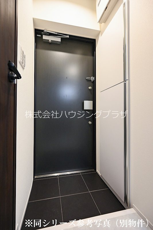 玄関　※同シリーズ参考写真（別物件）