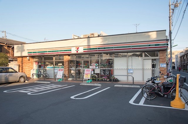 コンビニ　セブンイレブン　世田谷中央病院前店（コンビニ）まで445m