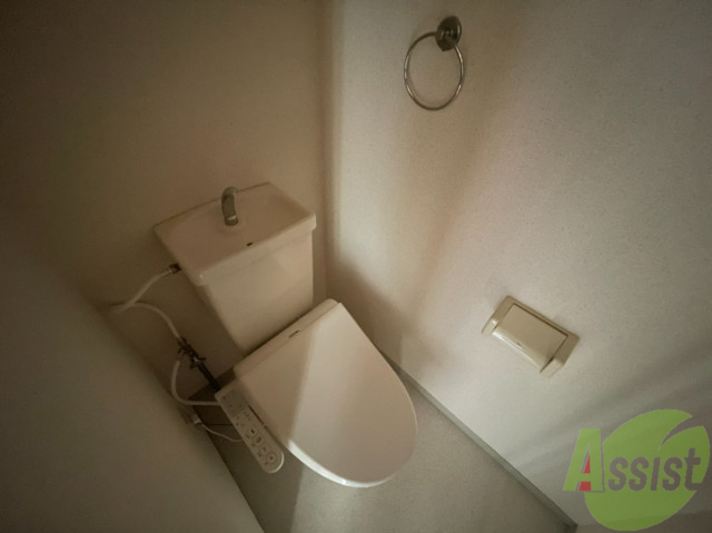 トイレ　トイレとお風呂が別なので清潔に使えて嬉しいですね。
