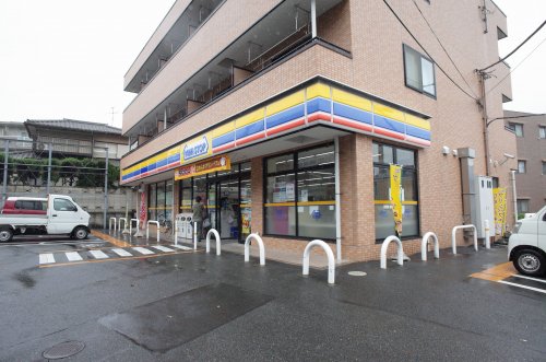 コンビニ　ミニストップ（コンビニ）まで745m