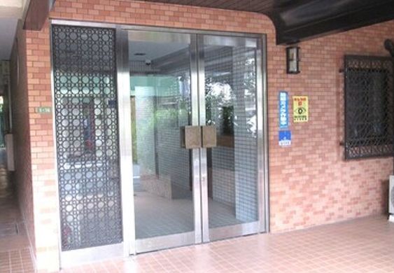 エントランス　清潔なエントランスです