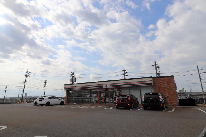 コンビニ　セブンイレブン（コンビニ）まで4349m