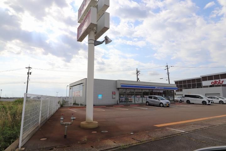 コンビニ　ローソン（コンビニ）まで4575m